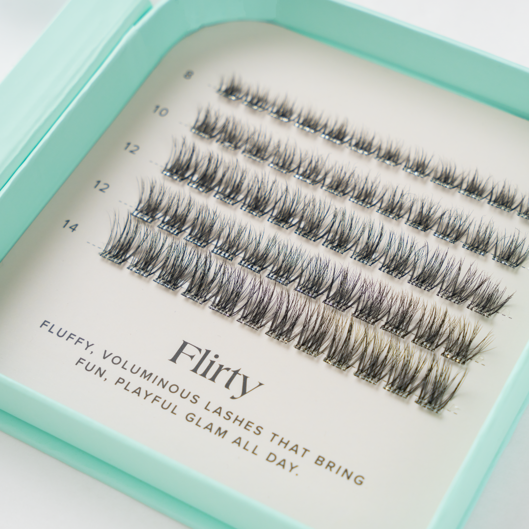 Pre glued DIY Lashes Flirty upclose