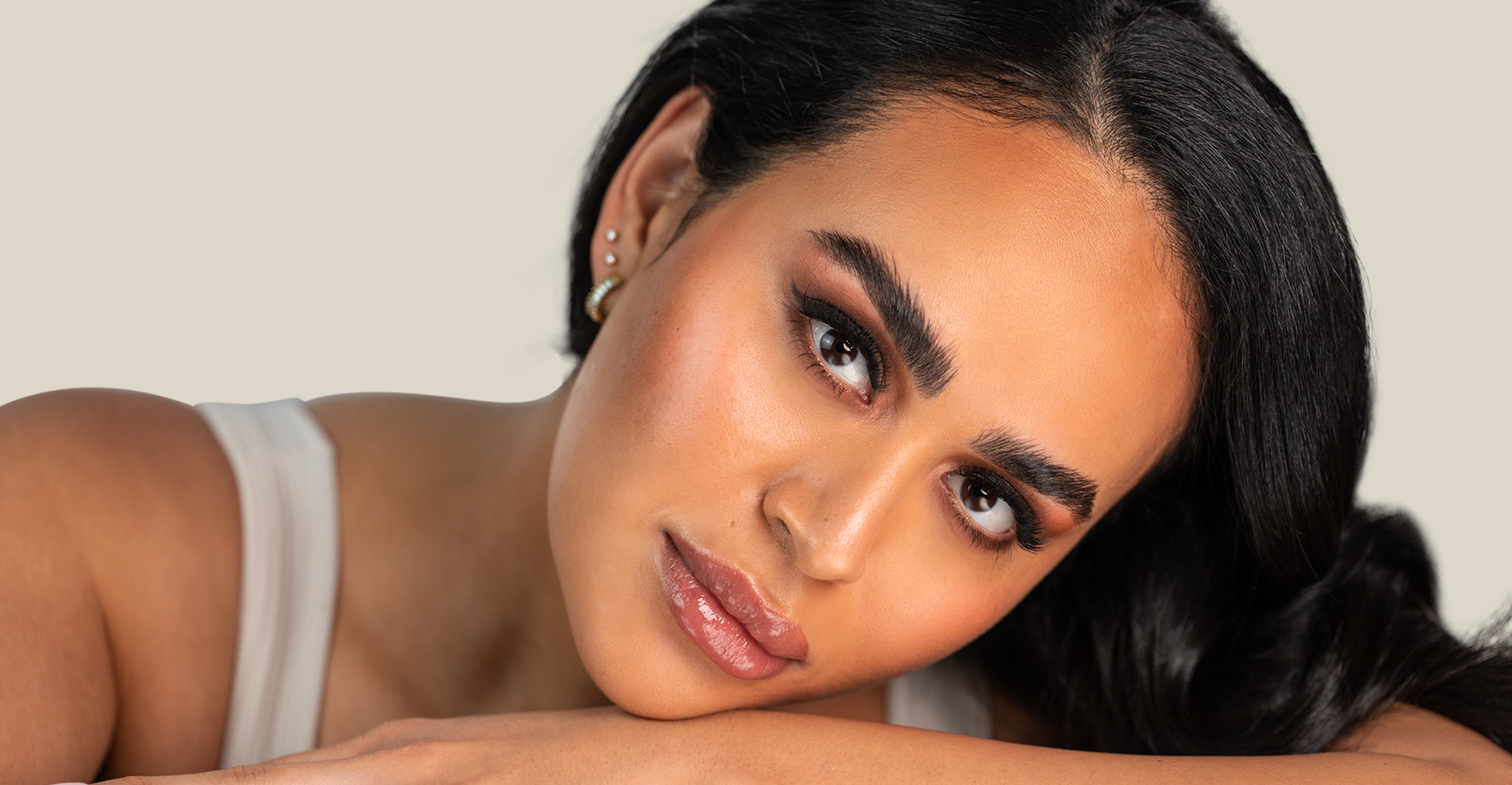Beautiful black girl wear Underlash by laura burbury eyelash extensions