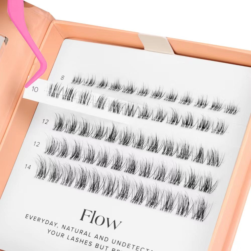 Set of false eyelashes with 'Flow' branding on a white background